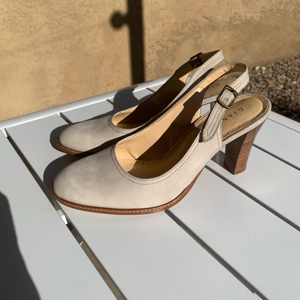 New Gianni Bini light grey almost white nubuck leather   heels shoes size 7M